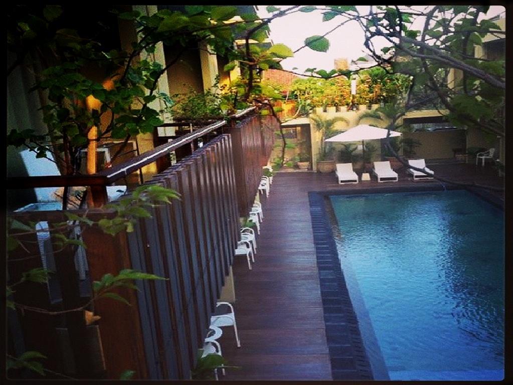 Devata Suites And Residence Legian Esterno foto
