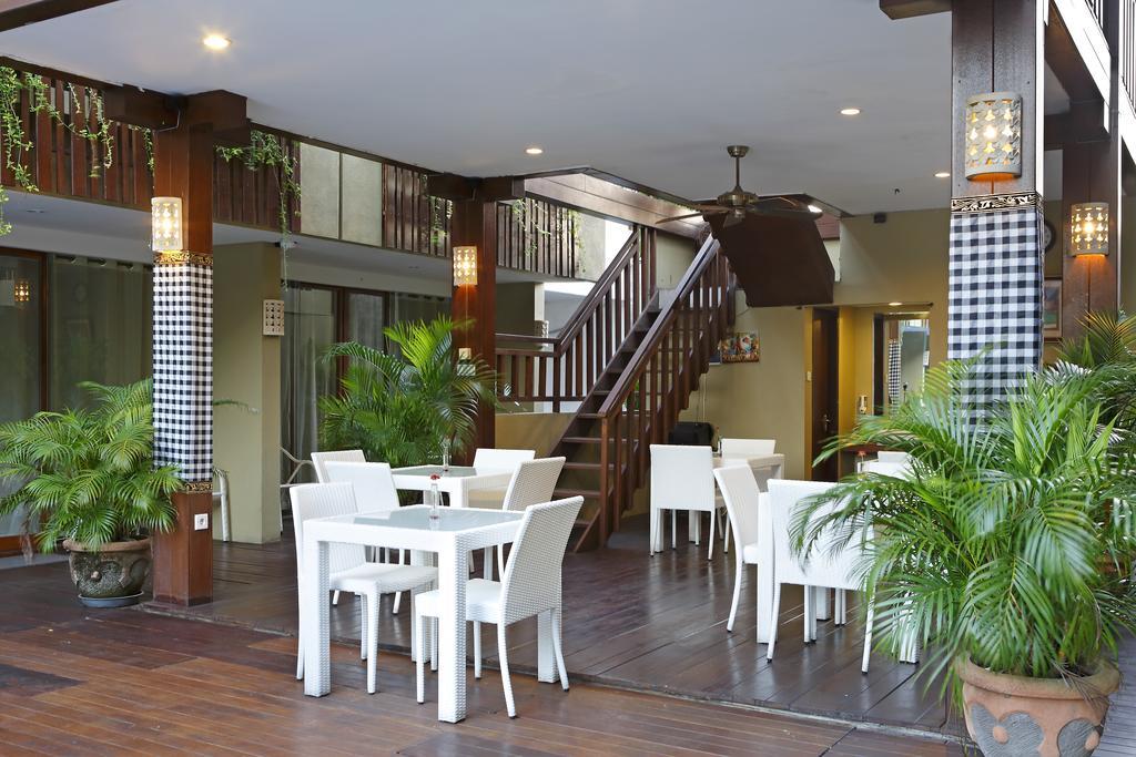 Devata Suites And Residence Legian Esterno foto