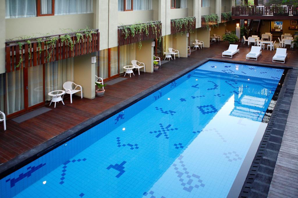 Devata Suites And Residence Legian Esterno foto