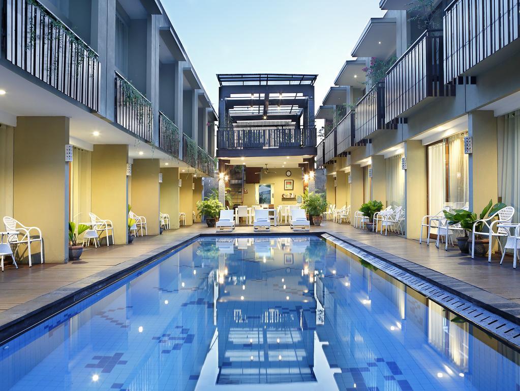 Devata Suites And Residence Legian Esterno foto