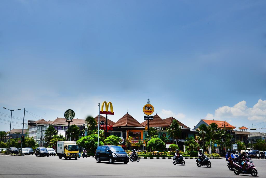 Devata Suites And Residence Legian Esterno foto