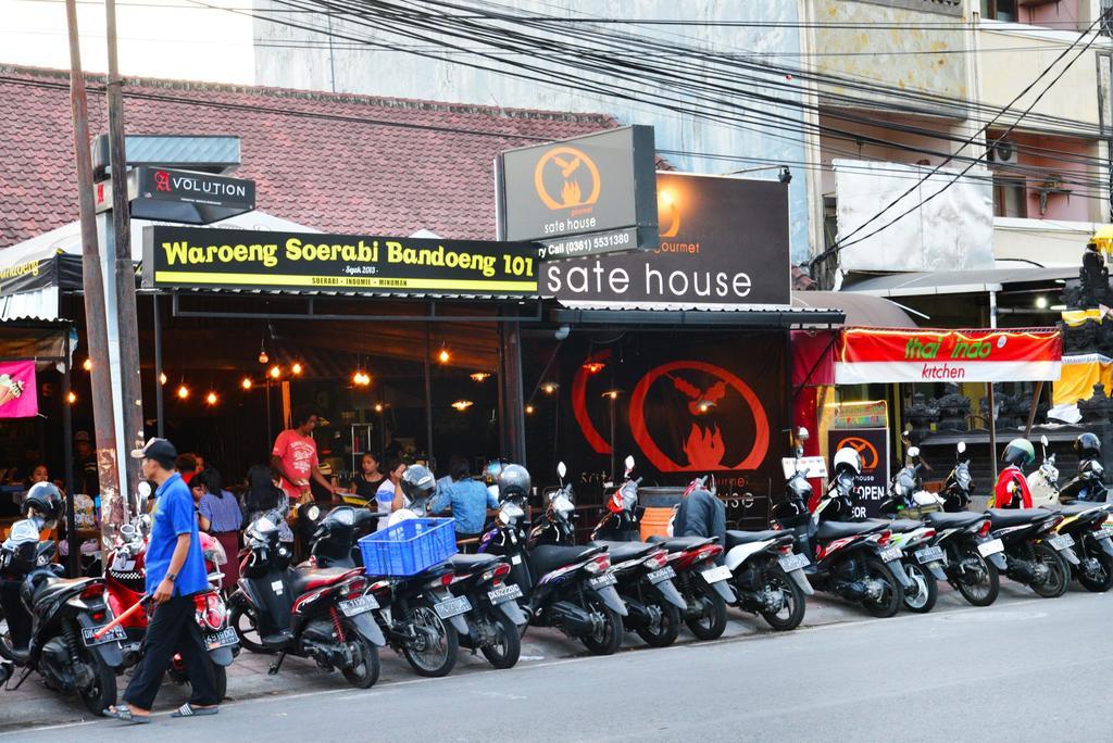 Devata Suites And Residence Legian Esterno foto
