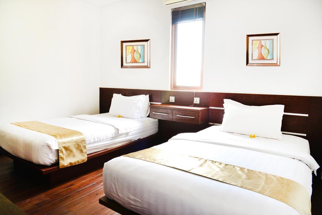 Devata Suites And Residence Legian Esterno foto