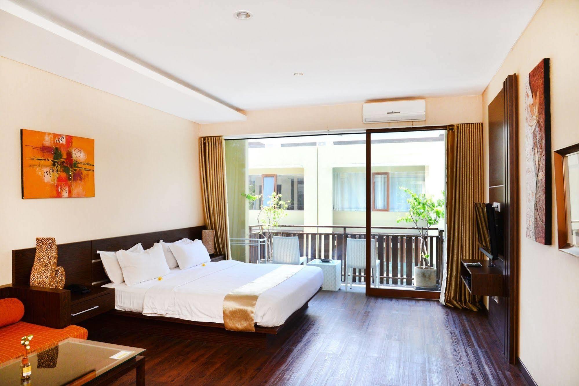 Devata Suites And Residence Legian Esterno foto